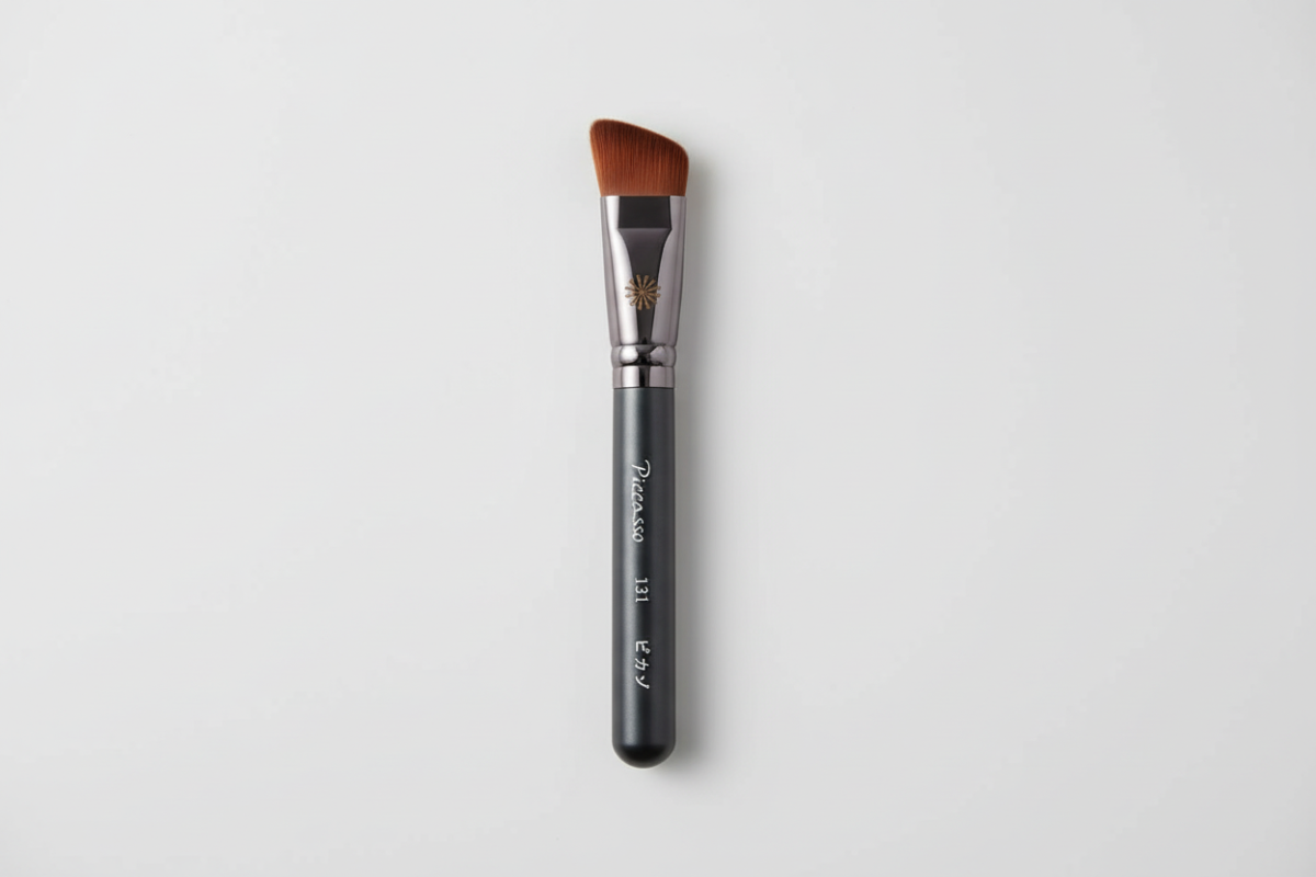 Piccasso - 131 Foundation Brush / Düz ve Doğal Görünüm İçin Açılı Fondöten Fırçası
